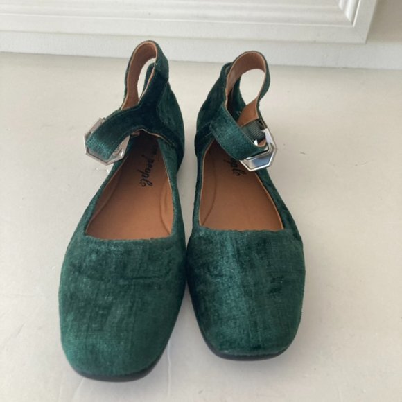 NWOB Free People Mystic Mary Jane Green Velvet Flats Sz 37.5 - Picture 4 of 7
